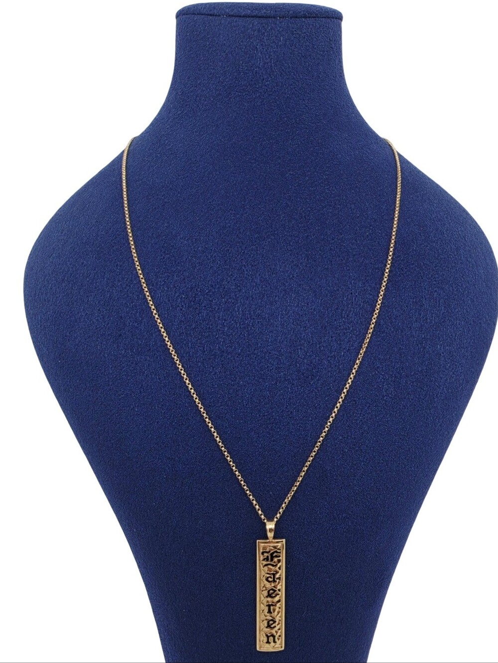 14k Gold Hawaiian Heirloom Old English Enameled Nameplate Bar Pendant Chain